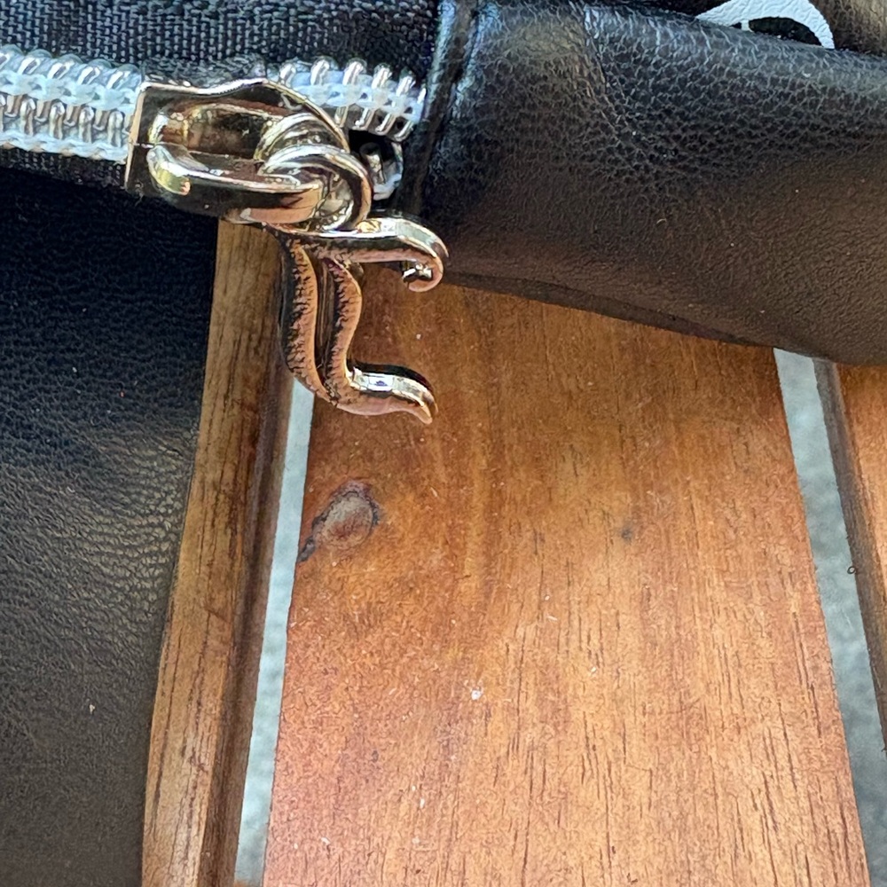 Juicy Couture Black and White Logo Crossbody Bag (Fanny-Pack) - Picture 5 of 6